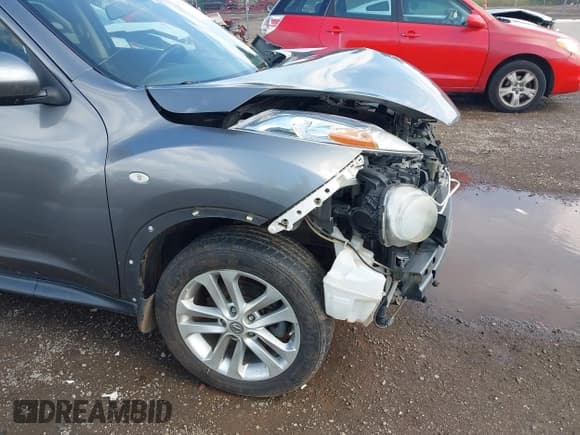 ✅ 2014 Nissan Juke SV • VIN: JN8AF5MR0ET352546 • Лот: 43138114. Опубликован ранее на IAAI с пробегом 99 931 миль. Бесплатный доступ к архиву аукционных продаж из США и подробный отчёт об истории автомобиля на DreamBid. Изображение 19.