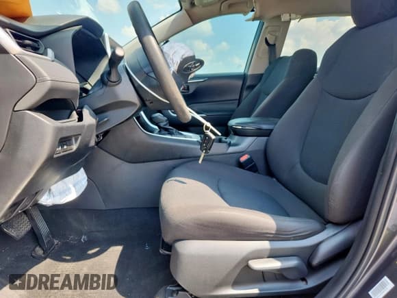 ✅ 2023 Toyota RAV4 LE • VIN: 2T3H1RFVXPW289031 • Lot: 80625995. Wystawiony na Copart z przebiegiem 39 799 mil. Bezpłatny archiwum sprzedaży aukcyjnych z USA i szczegółowy raport historii pojazdu na DreamBid. Zdjęcie 7.