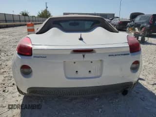 ✅ 2008 Pontiac Solstice • VIN: 1G2MB35B68Y124766 • Lot: 77439474. Wystawiony na Copart z przebiegiem 124 744 mil. Bezpłatny archiwum sprzedaży aukcyjnych z USA i szczegółowy raport historii pojazdu na DreamBid. Zdjęcie 6.