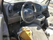 ✅ 2002 Ford Econoline Cargo • VIN: 1FTNE24L82HB75026 • Lot: 42460855. Wystawiony na Copart z przebiegiem 290 377 mil. Bezpłatny archiwum sprzedaży aukcyjnych z USA i szczegółowy raport historii pojazdu na DreamBid. Zdjęcie 8.