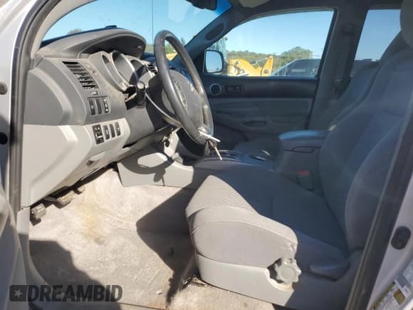 ✅ 2011 Toyota Tacoma • VIN: 3TMLU4EN2BM065428 • Lot: 86501835. Listed on Copart with 122,838 mi. Free auction sales archive from the USA and detailed vehicle history report at DreamBid. Image 7.