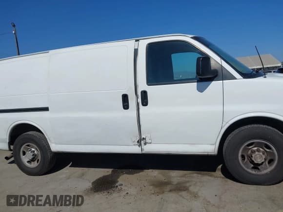 ✅ 2005 Chevrolet Express Cargo • VIN: 1GCGG25V751250573 • Лот: 42853424. Опубликован ранее на IAAI с пробегом 289 330 миль. Бесплатный доступ к архиву аукционных продаж из США и подробный отчёт об истории автомобиля на DreamBid. Изображение 13.