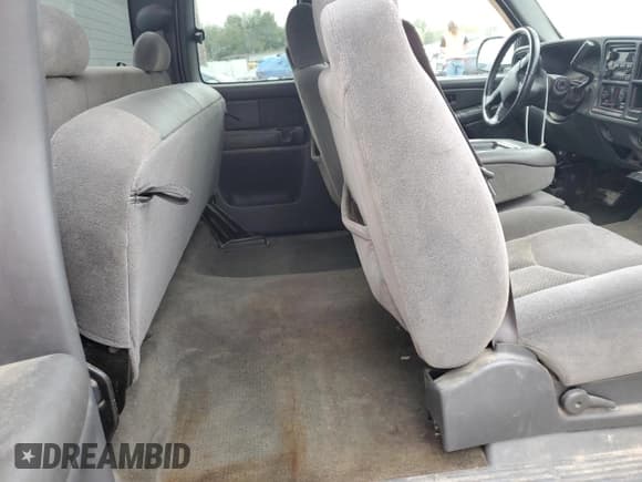 ✅ 2005 Chevrolet Silverado 1500 LS • VIN: 1GCEC19Z35Z175155 • Лот: 89903725. Опубликован ранее на Copart с пробегом 240 403 миль. Бесплатный доступ к архиву аукционных продаж из США и подробный отчёт об истории автомобиля на DreamBid. Изображение 10.