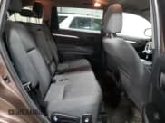 ✅ 2017 Toyota Highlander Hybrid LE • VIN: 5TDBGRFHXHS034879 • Лот: 50402225. Опубликован ранее на Copart с пробегом 88 447 миль. Бесплатный доступ к архиву аукционных продаж из США и подробный отчёт об истории автомобиля на DreamBid. Изображение 11.