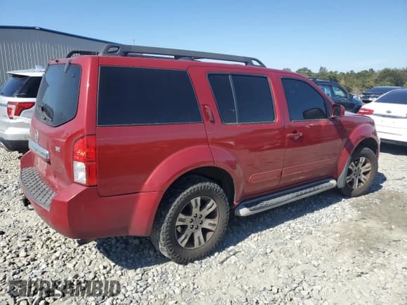 ✅ 2010 Nissan Pathfinder SE • VIN: 5N1AR1NB5AC611213 • Лот: 89873675. Опубликован ранее на Copart с пробегом 222 541 миль. Бесплатный доступ к архиву аукционных продаж из США и подробный отчёт об истории автомобиля на DreamBid. Изображение 3.