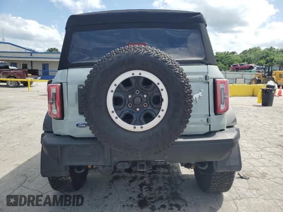 ✅ 2021 Ford Bronco • VIN: 1FMEE5DP4MLA85792 • Lot: 61592585. Wystawiony na Copart z przebiegiem 28 199 mil. Bezpłatny archiwum sprzedaży aukcyjnych z USA i szczegółowy raport historii pojazdu na DreamBid. Zdjęcie 6.