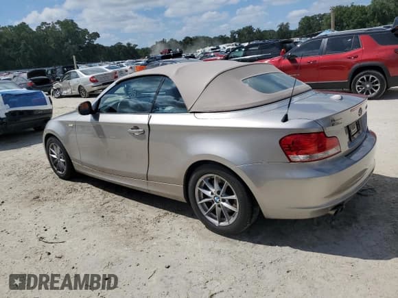 ✅ 2010 BMW 1 Series 128i • VIN: WBAUL7C57AVJ78241 • Lot: 83931105. Wystawiony na Copart z przebiegiem 55 607 mil. Bezpłatny archiwum sprzedaży aukcyjnych z USA i szczegółowy raport historii pojazdu na DreamBid. Zdjęcie 2.