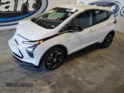 ✅ 2023 Chevrolet Bolt EV 2LT • VIN: 1G1FX6S08P4174772 • Лот: 77174004. Опубликован ранее на Copart с пробегом 17 567 миль. Бесплатный доступ к архиву аукционных продаж из США и подробный отчёт об истории автомобиля на DreamBid. Изображение 1.