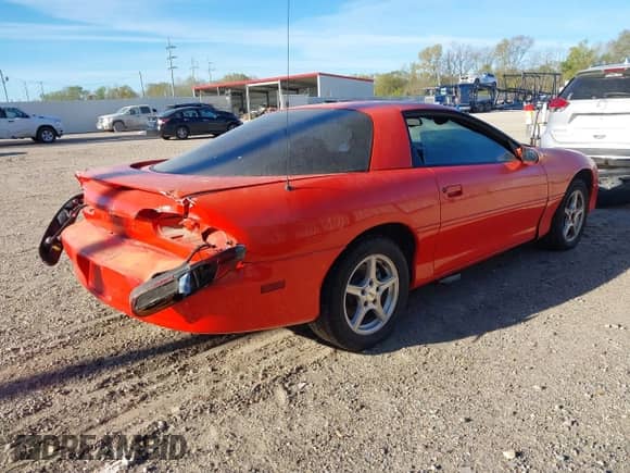 1999 Chevrolet Camaro z VIN 2G1FP22K7X2108438, wystawiony jako IAAI lot #41812012 z przebiegiem 128 549 mil mil oraz . Historia ofert i sprzedaży dostępna na DreamBid. Obrazek 4.