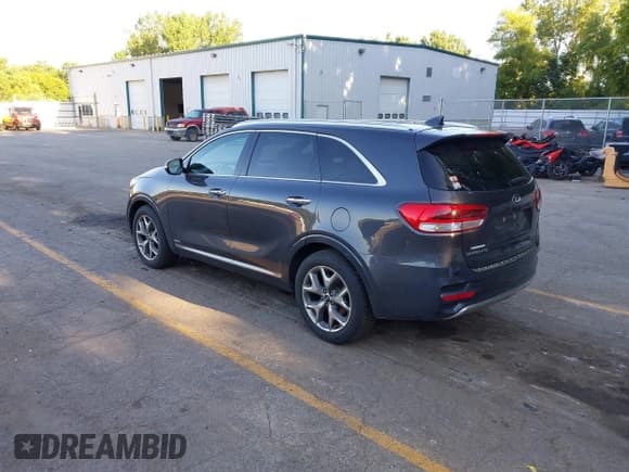 ✅ 2017 Kia Sorento SX • VIN: 5XYPKDA50HG237412 • Lot: 42776791. Listed on IAAI with 171,470 mi. Free auction sales archive from the USA and detailed vehicle history report at DreamBid. Image 3.