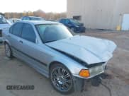✅ 1997 BMW 3 Series • VIN: WBSCD0327VEE12002 • Лот: 43750783. Опубликован ранее на IAAI с пробегом 195 082 миль. Бесплатный доступ к архиву аукционных продаж из США и подробный отчёт об истории автомобиля на DreamBid. Изображение 1.
