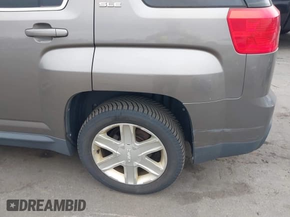 ✅ 2011 GMC Terrain SLE-2 • VIN: 2CTFLTE51B6391990 • Lot: 43015219. Listed on IAAI with 220,355 mi. Free auction sales archive from the USA and detailed vehicle history report at DreamBid. Image 13.