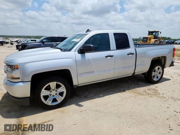 ✅ 2016 Chevrolet Silverado 1500 Custom • VIN: 1GCRCPEH5GZ380349 • Лот: 64987435. Опубликован ранее на Copart с пробегом 195 519 миль. Бесплатный доступ к архиву аукционных продаж из США и подробный отчёт об истории автомобиля на DreamBid. Изображение 1.