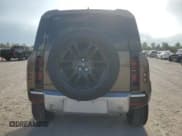 ✅ 2024 Land Rover Defender S • VIN: SALEJ7EU2R2272955 • Lot: 66796994. Wystawiony na Copart z przebiegiem 9 079 mil. Bezpłatny archiwum sprzedaży aukcyjnych z USA i szczegółowy raport historii pojazdu na DreamBid. Zdjęcie 6.