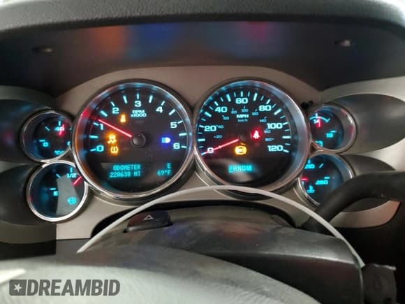 ✅ 2012 Chevrolet Silverado 1500 LT • VIN: 1GCPKSE71CF205368 • Lot: 84212365. Listed on Copart with 228,638 mi. Free auction sales archive from the USA and detailed vehicle history report at DreamBid. Image 9.