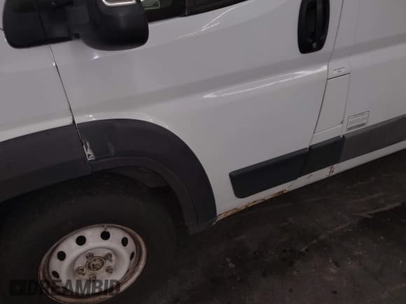 ✅ 2016 Ram ProMaster Cargo • VIN: 3C6TRVAG2GE127837 • Lot: 43027052. Wystawiony na IAAI z przebiegiem 339 842 mil. Bezpłatny archiwum sprzedaży aukcyjnych z USA i szczegółowy raport historii pojazdu na DreamBid. Zdjęcie 6.