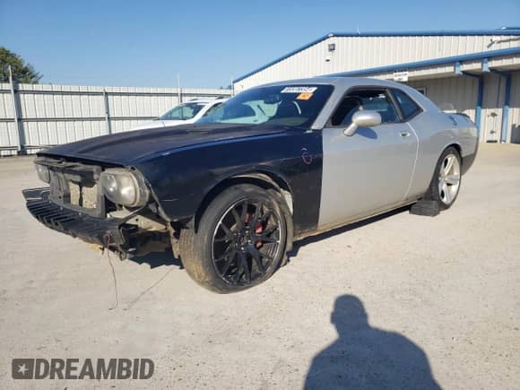 2009 Dodge Challenger SRT-8 z VIN 2B3LJ74W29H563241, wystawiony jako Copart lot #73367354 z przebiegiem Nie podano mil oraz Czysty tytuł • Clean title. Historia ofert i sprzedaży dostępna na DreamBid. Obrazek 1.