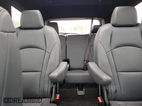 ✅ 2022 Buick Enclave Essence • VIN: 5GAEVAKW9NJ161660 • Lot: 57768325. Listed on Copart with 37,436 mi. Free auction sales archive from the USA and detailed vehicle history report at DreamBid. Image 10.