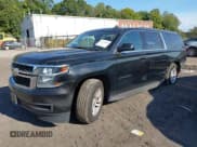 ✅ 2019 Chevrolet Suburban LT • VIN: 1GNSKHKC3KR143958 • Lot: 43214049. Wystawiony na IAAI z przebiegiem 199 490 mil. Bezpłatny archiwum sprzedaży aukcyjnych z USA i szczegółowy raport historii pojazdu na DreamBid. Zdjęcie 2.