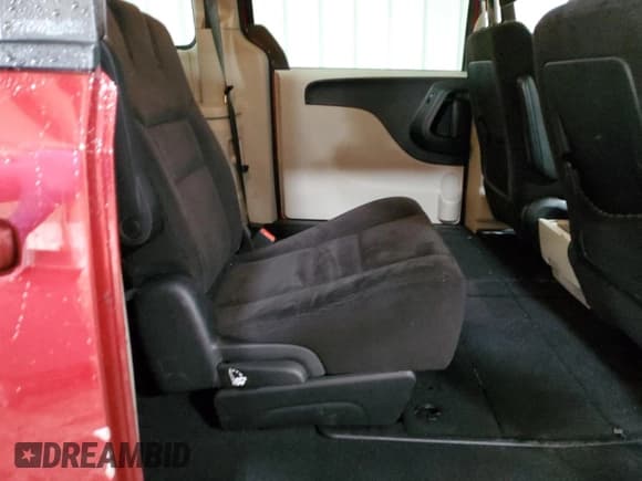 ✅ 2014 Dodge Grand Caravan SXT • VIN: 2C4RDGCG2ER285259 • Lot: 85549565. Wystawiony na Copart z przebiegiem 89 140 mil. Bezpłatny archiwum sprzedaży aukcyjnych z USA i szczegółowy raport historii pojazdu na DreamBid. Zdjęcie 11.