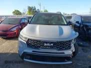 ✅ 2022 Kia Sorento X-Line EX • VIN: 5XYRHDLF7NG070362 • Lot: 42041071. Wystawiony na IAAI z przebiegiem 54 129 mil. Bezpłatny archiwum sprzedaży aukcyjnych z USA i szczegółowy raport historii pojazdu na DreamBid. Zdjęcie 11.