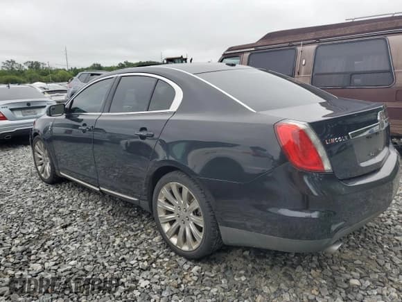 ✅ 2011 Lincoln MKS • VIN: 1LNHL9ER2BG613555 • Lot: 61071625. Wystawiony na Copart z przebiegiem 223 248 mil. Bezpłatny archiwum sprzedaży aukcyjnych z USA i szczegółowy raport historii pojazdu na DreamBid. Zdjęcie 2.