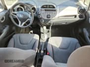 ✅ 2013 Honda Fit • VIN: JHMGE8H35DC037786 • Lot: 84584715. Wystawiony na Copart z przebiegiem 117 264 mil. Bezpłatny archiwum sprzedaży aukcyjnych z USA i szczegółowy raport historii pojazdu na DreamBid. Zdjęcie 8.