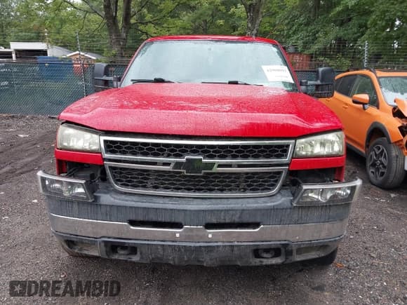 ✅ 2006 Chevrolet Silverado 2500HD LT3 • VIN: 1GCHK23D96F228883 • Лот: 42908093. Опубликован ранее на IAAI с пробегом 181 558 миль. Бесплатный доступ к архиву аукционных продаж из США и подробный отчёт об истории автомобиля на DreamBid. Изображение 12.