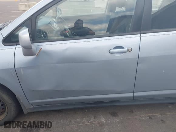 ✅ 2011 Nissan Versa SL • VIN: 3N1BC1CP1BL428487 • Лот: 42350035. Опубликован ранее на IAAI с пробегом 189 524 миль. Бесплатный доступ к архиву аукционных продаж из США и подробный отчёт об истории автомобиля на DreamBid. Изображение 12.