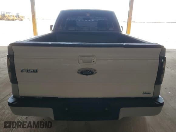 ✅ 2014 Ford F-150 XL • VIN: 1FTMF1CT2EFA90798 • Lot: 61506435. Wystawiony na Copart z przebiegiem 57 538 mil. Bezpłatny archiwum sprzedaży aukcyjnych z USA i szczegółowy raport historii pojazdu na DreamBid. Zdjęcie 6.