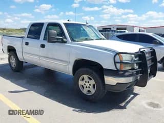 ✅ 2005 Chevrolet Silverado 1500 LS • VIN: 2GCEC13T951305808 • Lot: 43213449. Listed on IAAI with 293,270 mi. Free auction sales archive from the USA and detailed vehicle history report at DreamBid. Image 1.