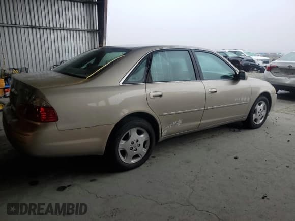 ✅ 2004 Toyota Avalon XLS • VIN: 4T1BF28B44U379720 • Lot: 85427825. Listed on Copart with 192,187 mi. Free auction sales archive from the USA and detailed vehicle history report at DreamBid. Image 3.