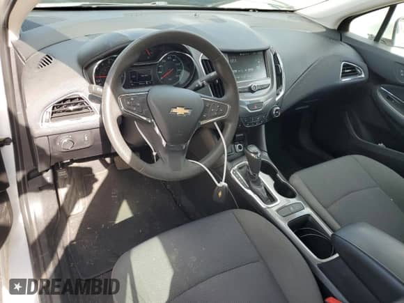 2018 Chevrolet Cruze LT z VIN 1G1BE5SM0J7246944, wystawiony jako Copart lot #70740502 z przebiegiem 73 133 mil mil oraz . Historia ofert i sprzedaży dostępna na DreamBid. Obrazek 8.