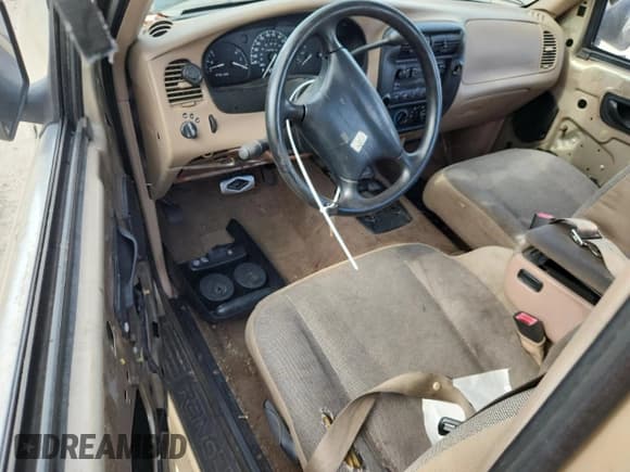 ✅ 2000 Ford Ranger XL • VIN: 1FTYR10C8YPB24299 • Lot: 83975925. Listed on Copart with 197,516 mi. Free auction sales archive from the USA and detailed vehicle history report at DreamBid. Image 8.