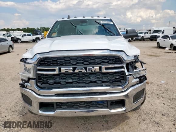 ✅ 2022 Ram 3500 Tradesman • VIN: 3C63RRGJ1NG175020 • Lot: 70844835. Wystawiony na Copart z przebiegiem 92 405 mil. Bezpłatny archiwum sprzedaży aukcyjnych z USA i szczegółowy raport historii pojazdu na DreamBid. Zdjęcie 5.
