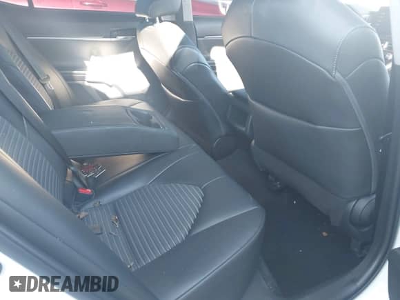 2022 Toyota Camry SE z VIN 4T1G11AK6NU058515, wystawiony jako IAAI lot #43327981 z przebiegiem 52 656 mil mil oraz . Historia ofert i sprzedaży dostępna na DreamBid. Obrazek 8.