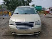 ✅ 2010 Chrysler Town & Country Touring Plus • VIN: 2A4RR8DX6AR441295 • Lot: 69344485. Wystawiony na Copart z przebiegiem 180 037 mil. Bezpłatny archiwum sprzedaży aukcyjnych z USA i szczegółowy raport historii pojazdu na DreamBid. Zdjęcie 5.
