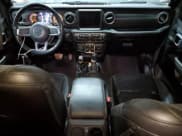 ✅ 2021 Jeep Gladiator High Altitude • VIN: 1C6HJTFG0ML609364 • Lot: 85758225. Wystawiony na Copart z przebiegiem 44 967 mil. Bezpłatny archiwum sprzedaży aukcyjnych z USA i szczegółowy raport historii pojazdu na DreamBid. Zdjęcie 8.