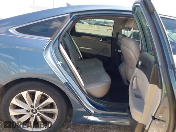 2015 Hyundai Sonata Sport with VIN 5NPE34AF4FH248125, listed as a IAAI auction lot 43407078 with 193,102 mi miles and . Bid and sale history available at DreamBid. Image 8.