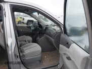 ✅ 2006 Kia Sedona LX • VIN: KNDMB233666023799 • Lot: 41371237. Wystawiony na IAAI z przebiegiem 225 052 mil. Bezpłatny archiwum sprzedaży aukcyjnych z USA i szczegółowy raport historii pojazdu na DreamBid. Zdjęcie 5.