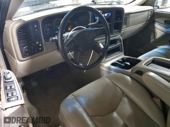 ✅ 2005 Chevrolet Suburban LT • VIN: 3GNFK16ZX5G116669 • Лот: 46595385. Опубликован ранее на Copart с пробегом 247 520 миль. Бесплатный доступ к архиву аукционных продаж из США и подробный отчёт об истории автомобиля на DreamBid. Изображение 8.