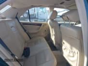 ✅ 2000 Mercedes-Benz C 230 Kompressor • VIN: WDBHA24G9YA852483 • Lot: 41479316. Wystawiony na IAAI z przebiegiem Nie podano. Bezpłatny archiwum sprzedaży aukcyjnych z USA i szczegółowy raport historii pojazdu na DreamBid. Zdjęcie 8.