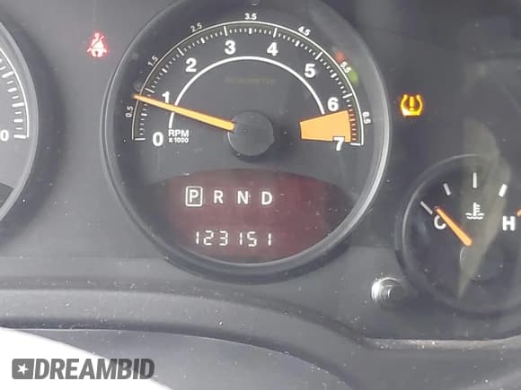 ✅ 2016 Jeep Patriot High Altitude • VIN: 1C4NJRFB1GD534983 • Lot: 43884048. Wystawiony na IAAI z przebiegiem 123 151 mil. Bezpłatny archiwum sprzedaży aukcyjnych z USA i szczegółowy raport historii pojazdu na DreamBid. Zdjęcie 15.