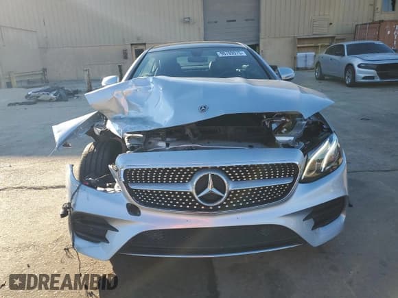 ✅ 2018 Mercedes-Benz E 400 • VIN: WDD1J6FB6JF044344 • Lot: 90789975. Wystawiony na Copart z przebiegiem Nie podano. Bezpłatny archiwum sprzedaży aukcyjnych z USA i szczegółowy raport historii pojazdu na DreamBid. Zdjęcie 5.