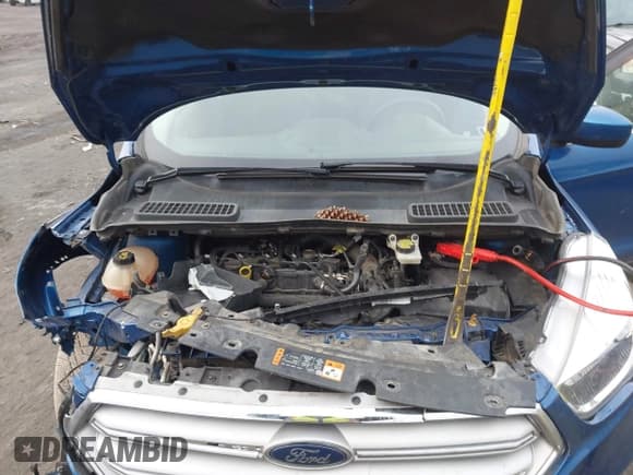 ✅ 2019 Ford Escape SE • VIN: 1FMCU9GD8KUA34936 • Lot: 43753978. Listed on IAAI with 96,200 mi. Free auction sales archive from the USA and detailed vehicle history report at DreamBid. Image 10.