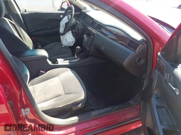 ✅ 2014 Chevrolet Impala LT • VIN: 2G1WB5E37E1167397 • Lot: 42217206. Wystawiony na IAAI z przebiegiem 91 772 mil mil. Skorzystaj z bezpłatnego archiwum sprzedaży aukcyjnych z USA i zobacz szczegółowy raport historii pojazdu na DreamBid. Zdjęcie 5.