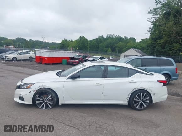 ✅ 2021 Nissan Altima SR • VIN: 1N4BL4CW8MN356265 • Lot: 42692905. Listed on IAAI with 76,353 mi. Free auction sales archive from the USA and detailed vehicle history report at DreamBid. Image 14.