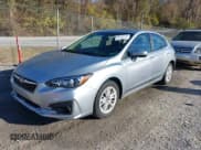 ✅ 2018 Subaru Impreza Premium • VIN: 4S3GKAB63J3608238 • Lot: 43631525. Wystawiony na IAAI z przebiegiem 39 365 mil. Bezpłatny archiwum sprzedaży aukcyjnych z USA i szczegółowy raport historii pojazdu na DreamBid. Zdjęcie 2.