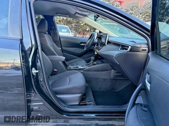 ✅ 2020 Toyota Corolla LE • VIN: 5YFEPRAE0LP081348 • Лот: 95757135. Опубликован ранее на Copart с пробегом 131 847 миль. Бесплатный доступ к архиву аукционных продаж из США и подробный отчёт об истории автомобиля на DreamBid. Изображение 5.