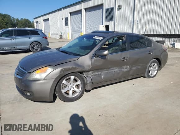 ✅ 2008 Nissan Altima SL • VIN: 1N4AL21E68N438771 • Lot: 86885915. Listed on Copart with 239,041 mi. Free auction sales archive from the USA and detailed vehicle history report at DreamBid. Image 1.